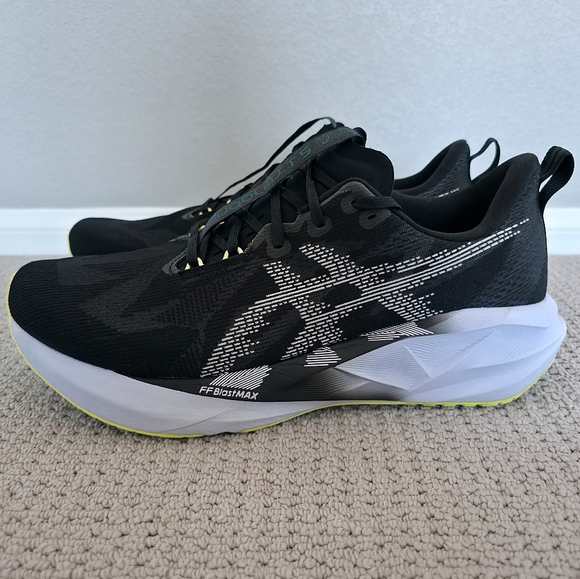 ASICS Men\'s NOVABLAST 5 Running Shoes 12.5 main image 11